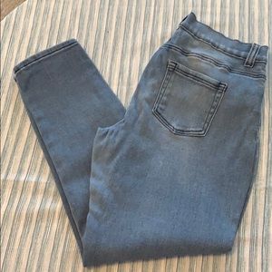 DG2 light wash jeans